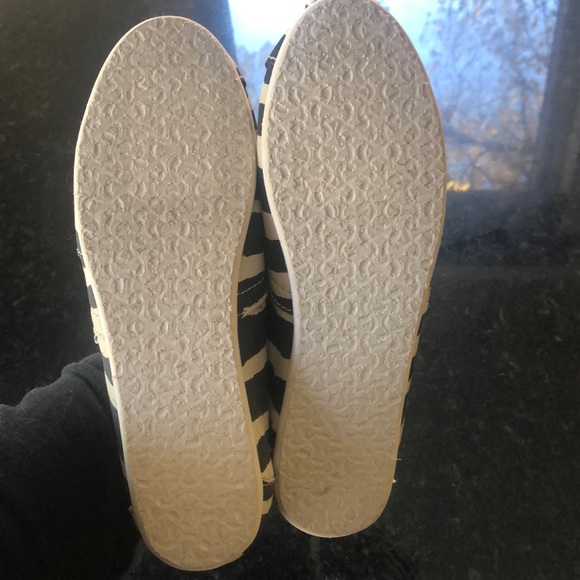 Brand new no box toms 5.5 - Picture 5 of 6